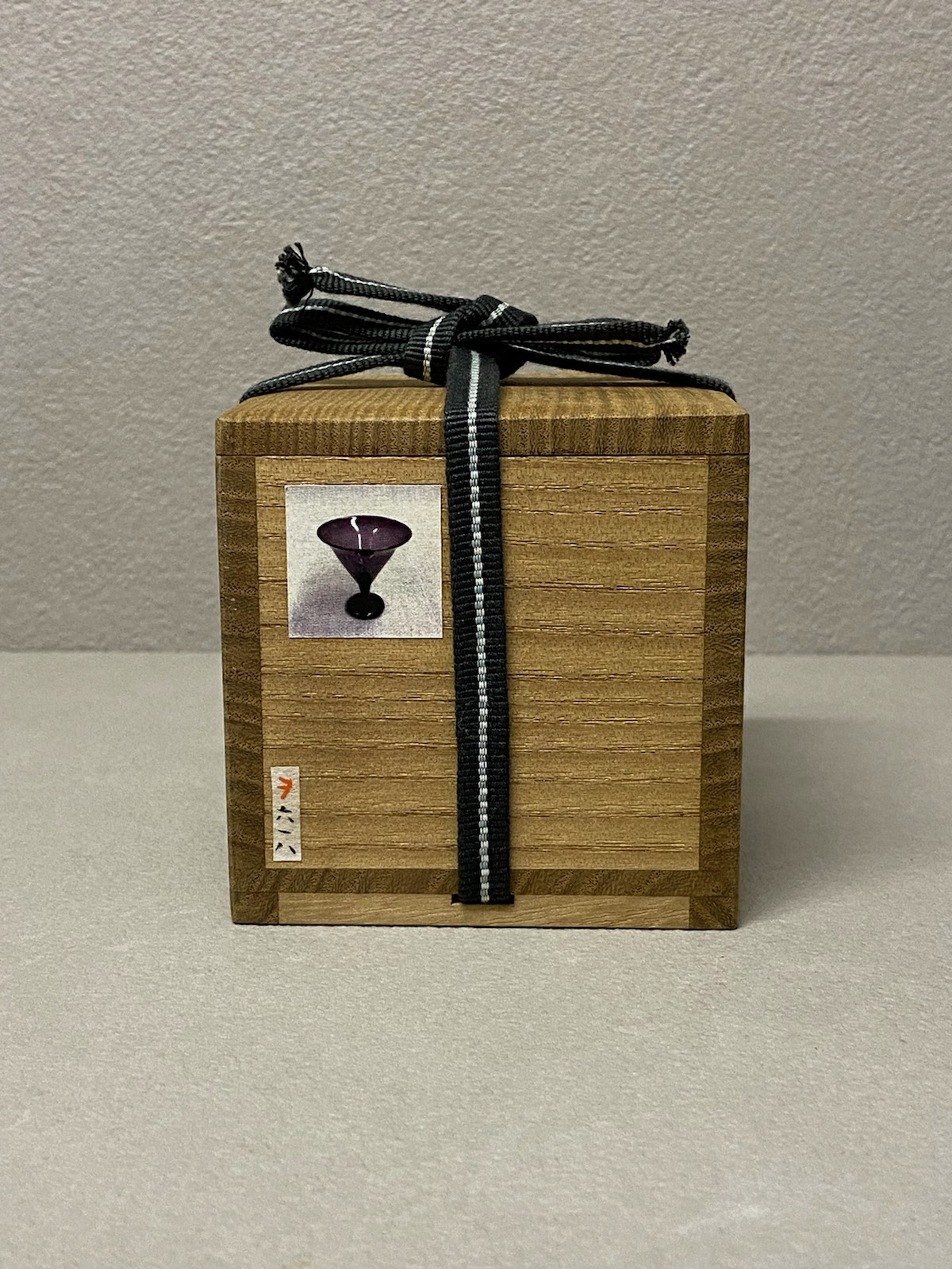 甍堂 - 江戸ガラス紫色脚付盃 | 古美術品専門サイト fufufufu.com