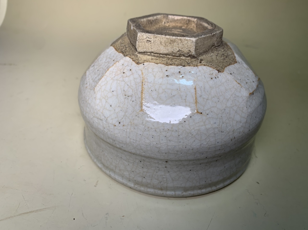 建水【茶道具】赤膚焼 龍華山 悦峰偉御「創業二百年」記念 灰器 灰釉鼠釉赤肌山■ 建水【茶道具】赤膚焼 龍華山 悦峰偉御「創業二百年」記念 灰器 灰釉鼠