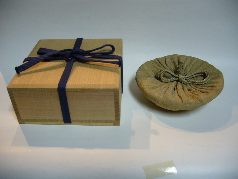 古美術 藤島 - 李朝三島平盃 | 古美術品専門サイト fufufufu.com