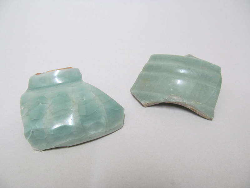 古美術 観宝堂 - 龍泉窯 青磁陶片 | 古美術品専門サイト fufufufu.com