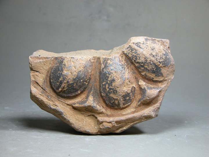 渡邊美術店 - 南滋賀廃寺 鐙瓦残欠 | 古美術品専門サイト fufufufu.com