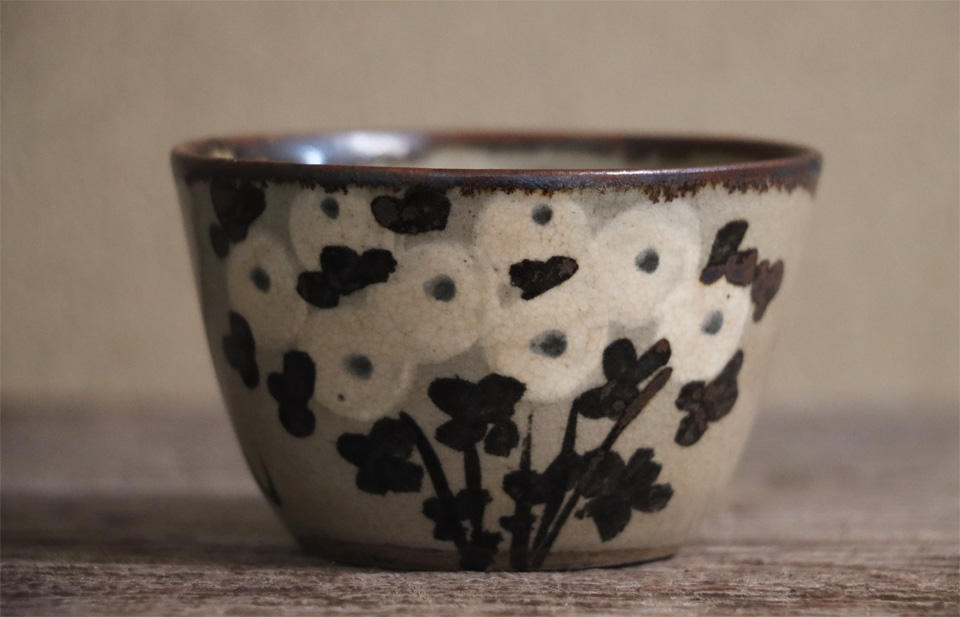 IMADO - 初代尾形乾山｜菊文小服茶碗 | 古美術品専門サイト fufufufu.com